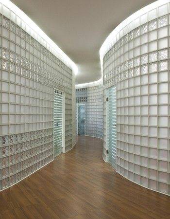 بلوک شیشه ای سفید و رنگی کاوه به مدیریت فرهنگ در تبریز